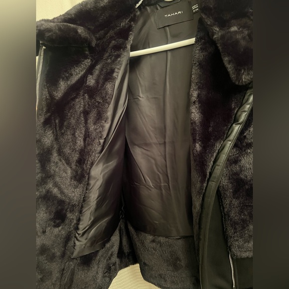 TAHARI FAUX FUR ASYMMETRIC ZIP COAT- like new - Picture 4 of 6